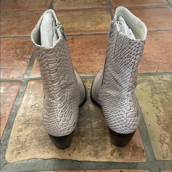 NEW Matisse Size 11 Caty Grey Croc Embossed Leather Western Boots MSRP$215 - Picture 6 of 15
